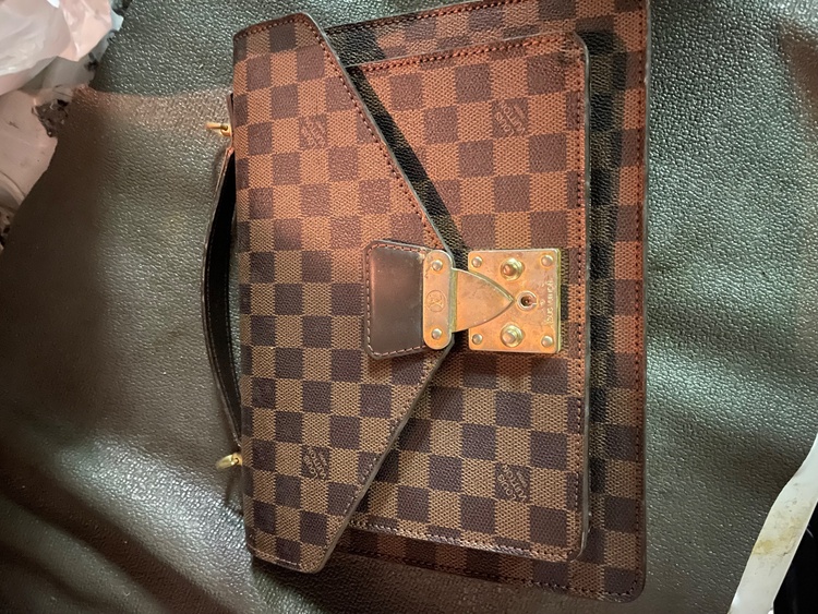 ルイヴィトン ダミエ （ブランドバッグ）の商品画像 - 査定依頼日：2025年12月15日 - 最高査定価格：100,000円