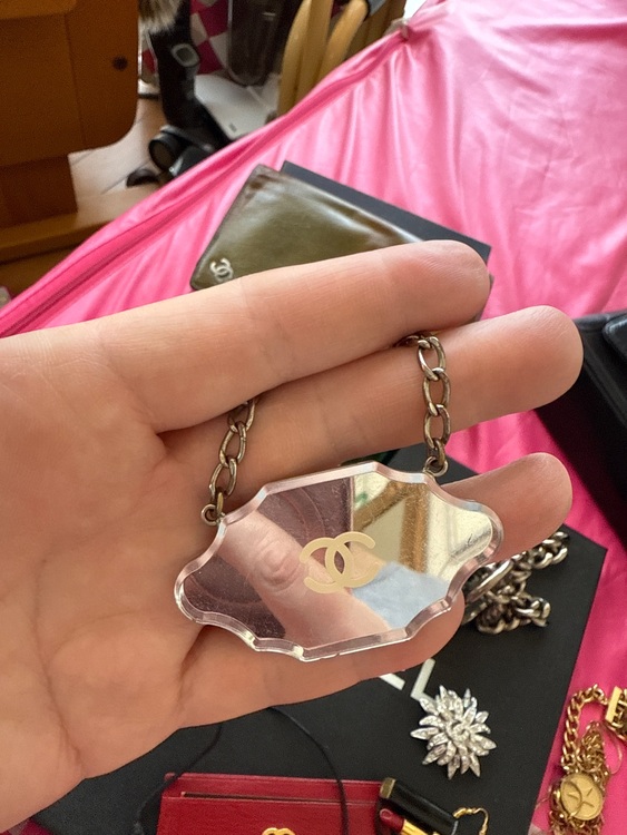 シャネル鏡型ネックレ（ブランド財布・小物）の商品画像 - 査定依頼日：2025年8月14日 - 最高査定価格：14,000円