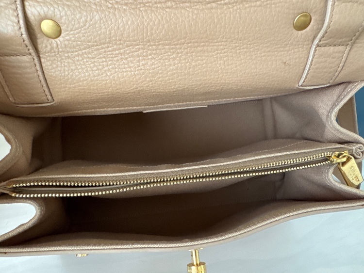 ミューズトゥ（ブランドバッグ）の商品画像 - 査定依頼日：2025年8月22日 - 最高査定価格：25,000円