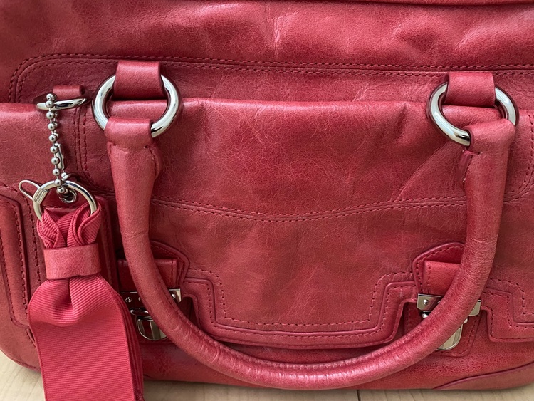 トートバック、ショルダーバック（ブランドバッグ）の商品画像 - 査定依頼日：2025年7月29日 - 最高査定価格：1,000円