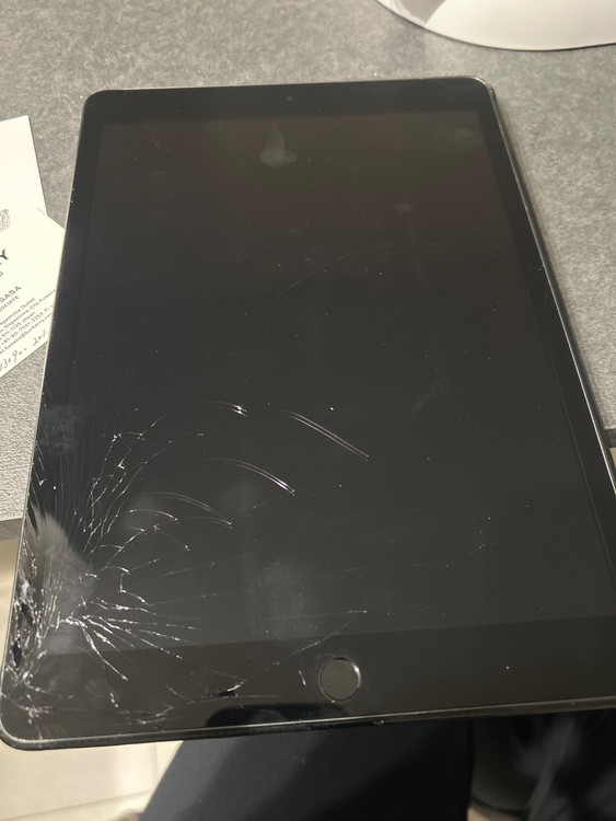 第7世代（PC・タブレット）の商品画像 - 査定依頼日：2026年1月9日 - 最高査定価格：100,000円