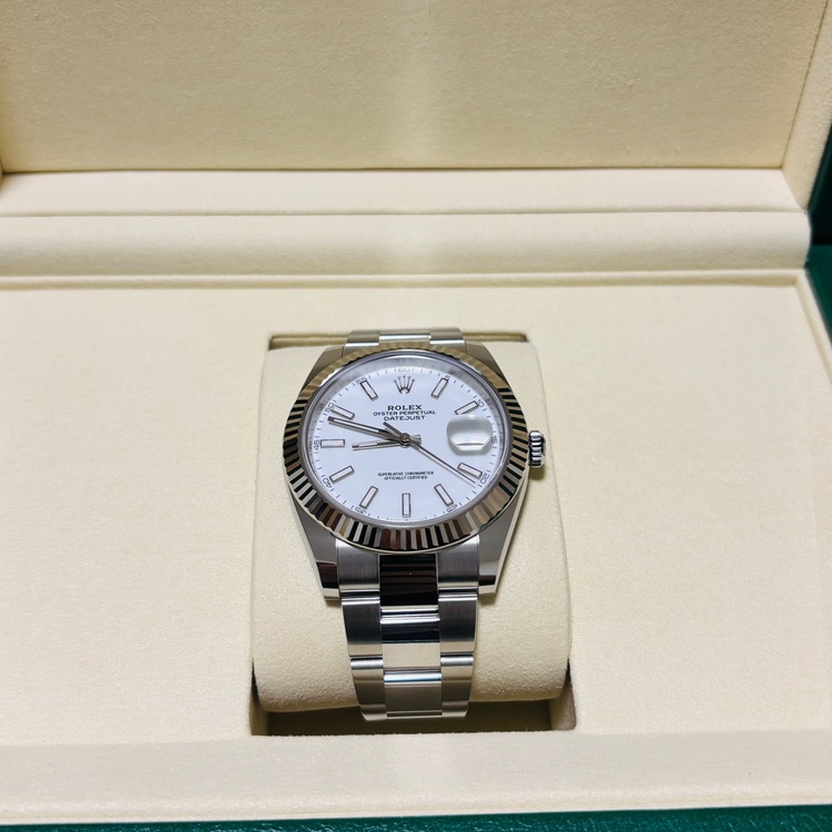 ロレックス デイトジャスト 12633（高級時計）の商品画像 - 査定依頼日：2025年11月16日 - 最高査定価格：1,900,000円