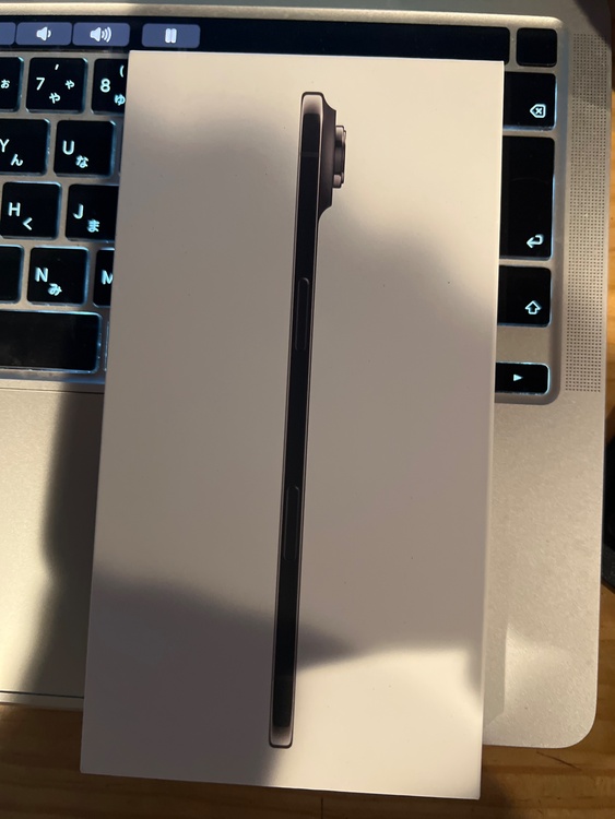 iPhone AIR（スマホ）の商品画像 - 査定依頼日：2026年4月9日 - 最高査定価格：100,000円