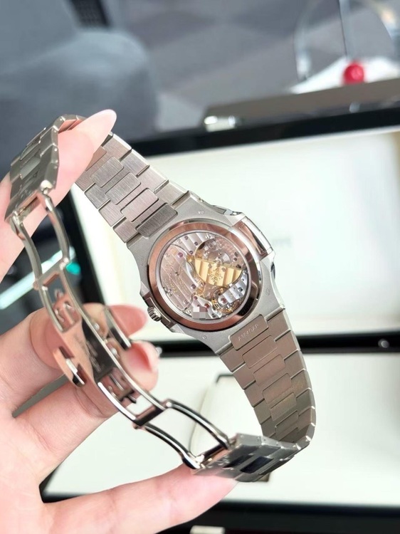 ノーチラス5（高級時計）の商品画像 - 査定依頼日：2025年11月27日 - 最高査定価格：28,000,000円