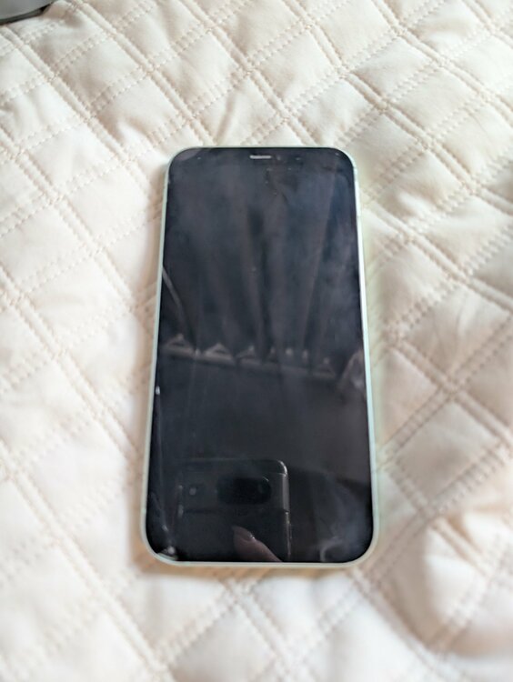 iPhone 12 128GB docomo（スマホ）の商品画像 - 査定依頼日：2025年12月17日 - 最高査定価格：28,000円