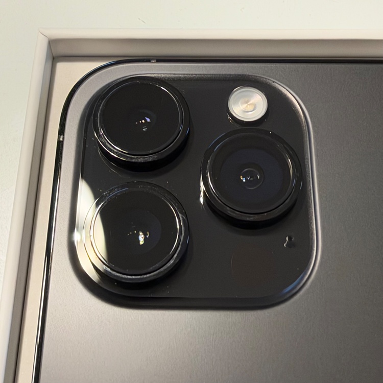 iPhone iPhone 14 Pro 128GB SIMフリー（スマホ）の商品画像 - 査定依頼日：2026年9月21日 - 最高査定価格：70,000円