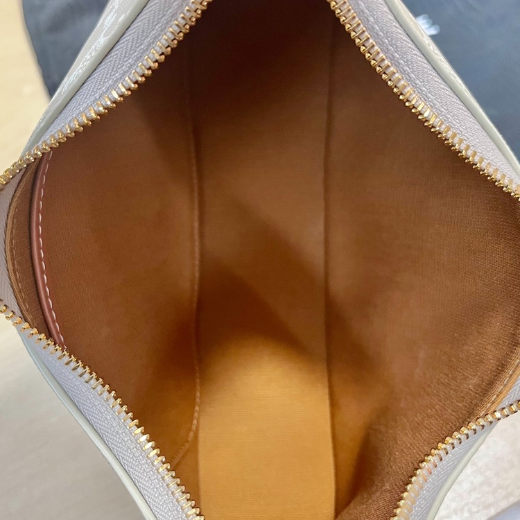 CELINE セリーヌ AVA（アヴァ）バッグ（ブランドバッグ）の商品画像 - 査定依頼日：2026年2月8日 - 最高査定価格：120,000円