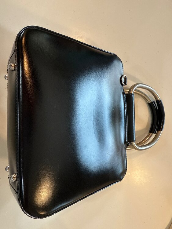 バック（ブランドバッグ）の商品画像 - 査定依頼日：2025年5月3日 - 最高査定価格：2,000円