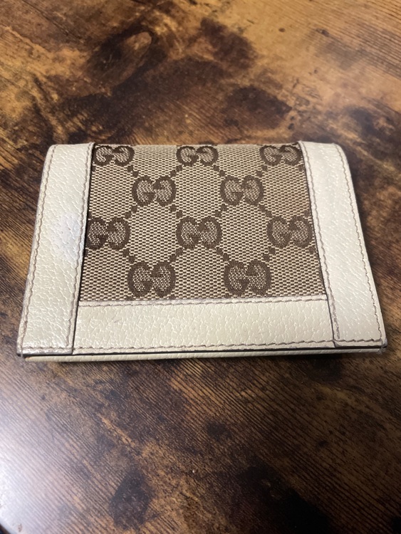 カードケース（ブランド財布・小物）の商品画像 - 査定依頼日：2025年6月23日 - 最高査定価格：1,000円