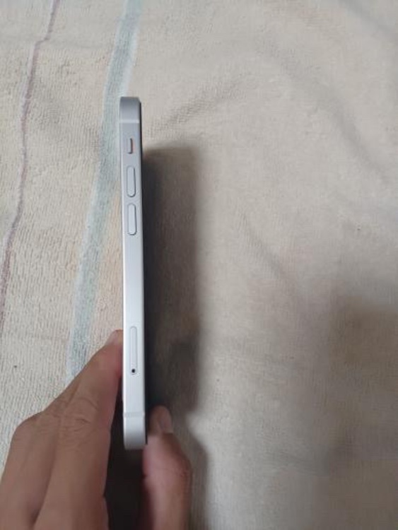 iPhone12 mini（スマホ）の商品画像 - 査定依頼日：2025年9月22日 - 最高査定価格：18,000円