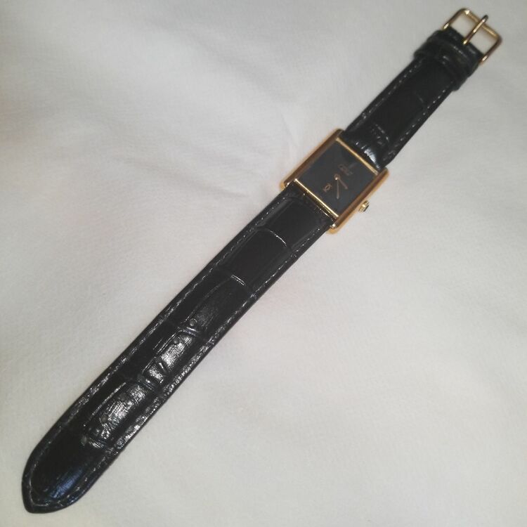 カルティエ タンク 9 090223（高級時計）の商品画像 - 査定依頼日：2025年10月15日 - 最高査定価格：250,000円