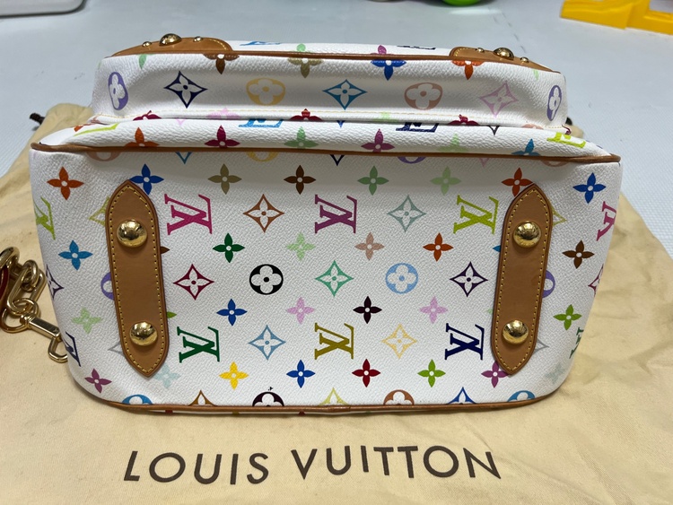 Louis Vuitton Monogram Multicolore Rita (M40125)（ブランドバッグ）の商品画像 - 査定依頼日：2026年7月14日 - 最高査定価格：150,000円