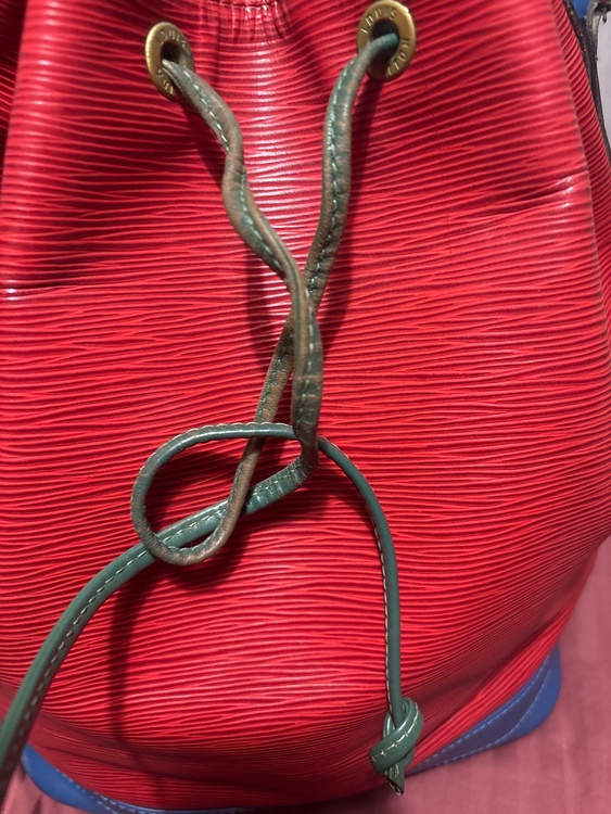 エピ ノエ トリコロール ハンドバッグ ショルダーバッグ レッド×グリーン×ブル（ブランドバッグ）の商品画像 - 査定依頼日：2025年12月18日 - 最高査定価格：40,000円