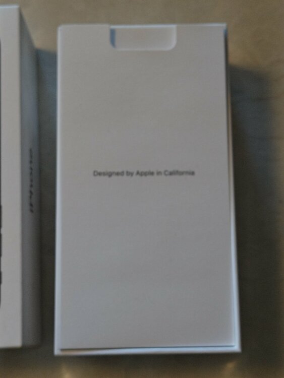 iPhoneSE 128GB docomo（スマホ）の商品画像 - 査定依頼日：2026年4月16日 - 最高査定価格：8,000円