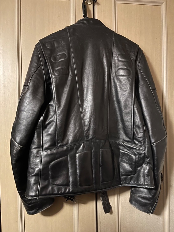vanson ダブルライダースジャケット　42（古着・ファッション）の商品画像 - 査定依頼日：2026年2月8日 - 最高査定価格：12,000円