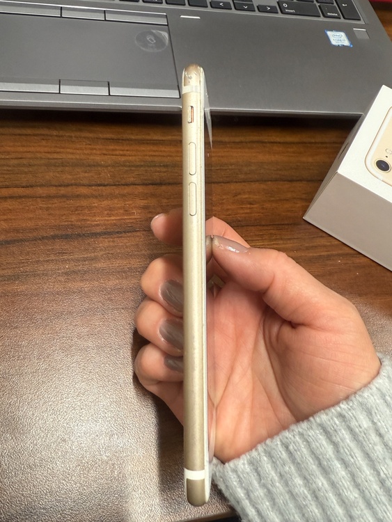 iPhone7（スマホ）の商品画像 - 査定依頼日：2026年2月25日 - 最高査定価格：2,500円