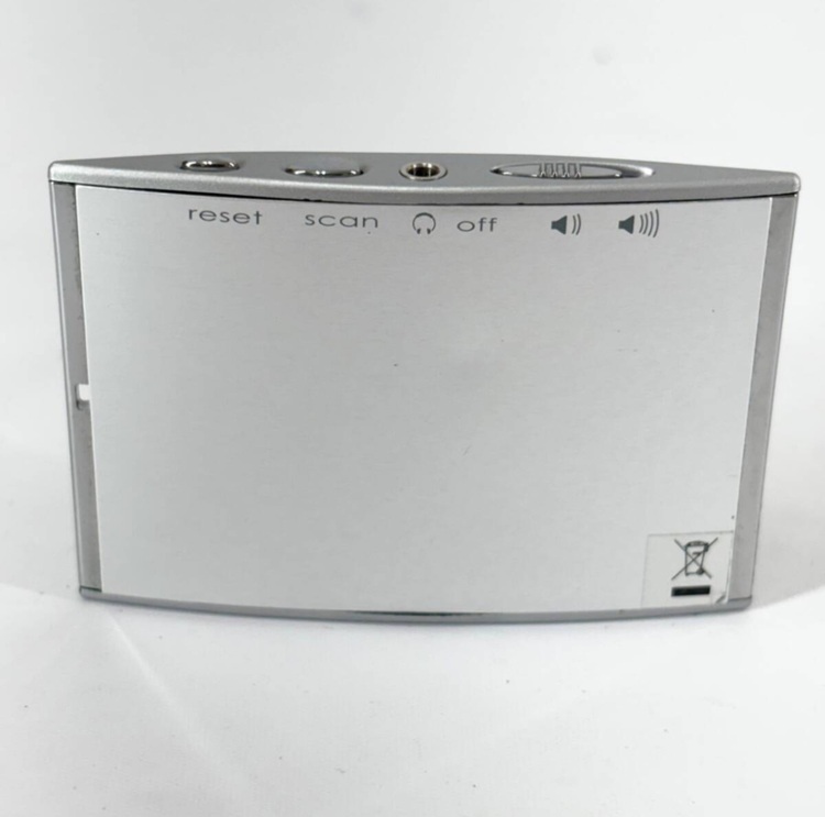 正規品 HERMES エルメス 2006年 銀座限定品 ノベルテ（オーディオ・スピーカー）の商品画像 - 査定依頼日：2025年7月4日 - 最高査定価格：12,000円