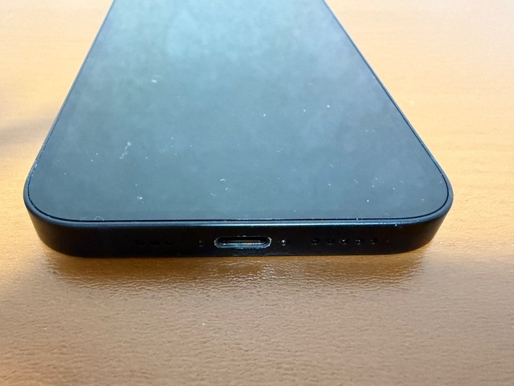 iPhone 13 128GB Softbank（スマホ）の商品画像 - 査定依頼日：2026年3月24日 - 最高査定価格：28,000円