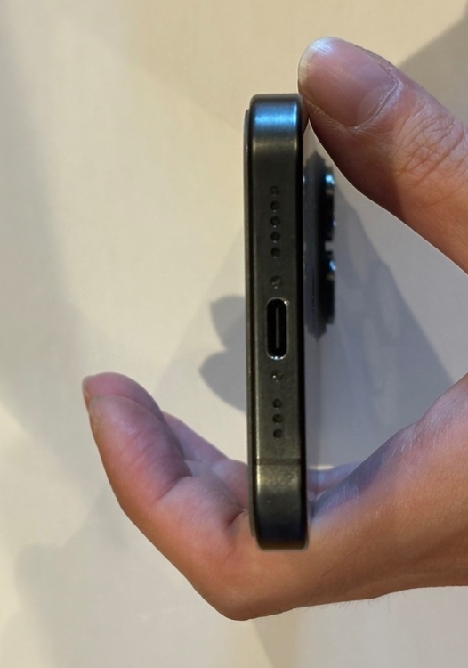 iPhone15Pro（スマホ）の商品画像 - 査定依頼日：2026年9月21日 - 最高査定価格：84,000円
