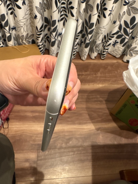 iPhoneXR 128GB Softbank（スマホ）の商品画像 - 査定依頼日：2025年12月30日 - 最高査定価格：14,000円