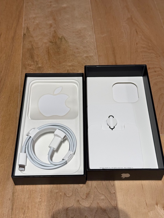iPhone iPhone 13 Pro 256GB docomo（スマホ）の商品画像 - 査定依頼日：2026年9月15日 - 最高査定価格：54,000円