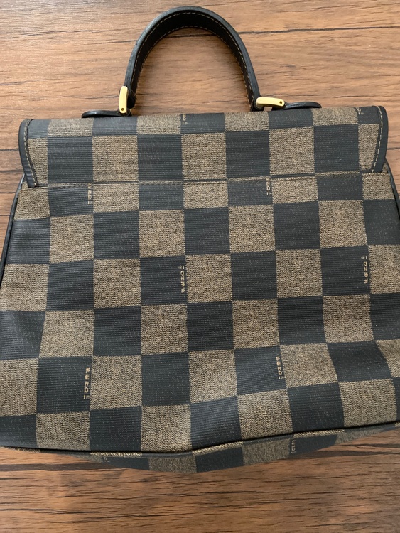 FENDI（ブランドバッグ）の商品画像 - 査定依頼日：2026年5月5日 - 最高査定価格：13,000円