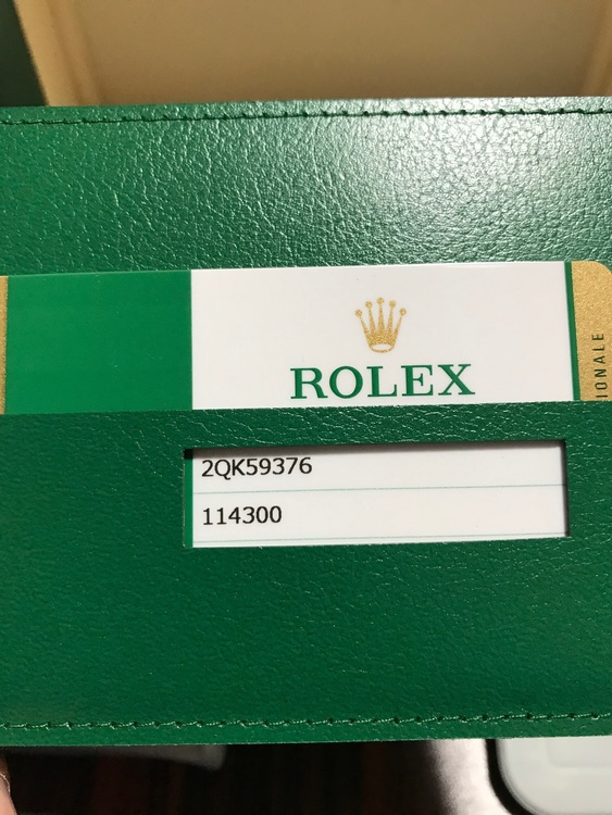 オイスターパーペチュアル114300ダークロジウム39（高級時計）の商品画像 - 査定依頼日：2022年8月3日 - 最高査定価格：860,000円