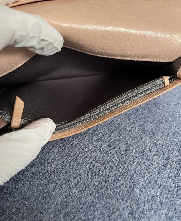 カメリア フラップ 長財布ピンクベージュ（ブランド財布・小物）の商品画像 - 査定依頼日：2026年4月12日 - 最高査定価格：15,000円