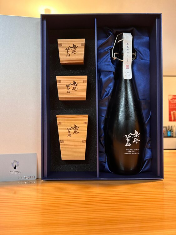 日本酒 日本酒(その他) （お酒）の商品画像 - 査定依頼日：2025年1月10日 - 最高査定価格：8,000円