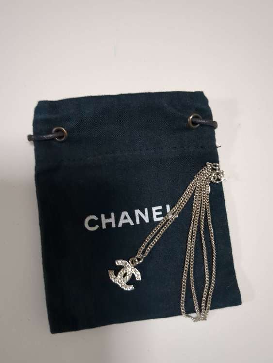 CHANEL　ココマークシルバーラインストーンネックレス（金・貴金属）の商品画像 - 査定依頼日：2023年6月7日 - 最高査定価格：35,000円