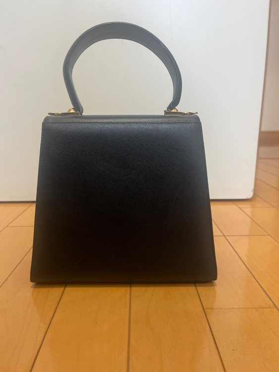 フェラガモ  （ブランドバッグ）の商品画像 - 査定依頼日：2025年11月6日 - 最高査定価格：35,000円