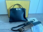 ピーカブー　セレリア（ブランドバッグ）の商品画像 - 査定依頼日：2025年2月19日 - 最高査定価格：220,000円