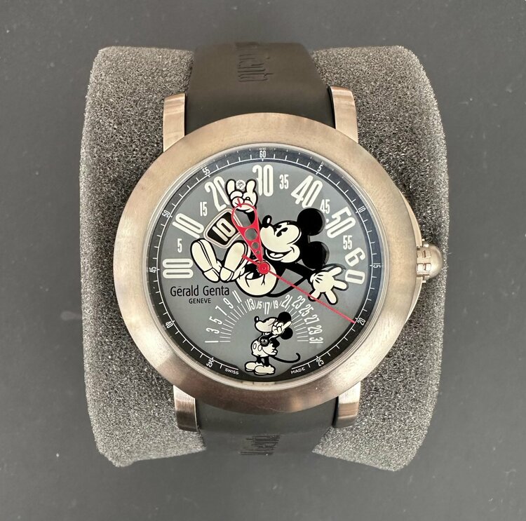 ジェラルドジェンタ　レトログレードディズニー限定（高級時計）の商品画像 - 査定依頼日：2025年12月7日 - 最高査定価格：2,800,000円