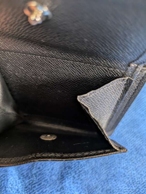 ルイヴィトン ダミエ 二つ折り財布（小銭入れあり）（ブランド財布・小物）の商品画像 - 査定依頼日：2025年3月7日 - 最高査定価格：10,000円