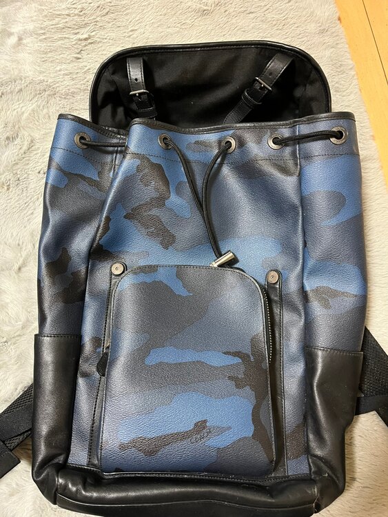 リュック（ブランドバッグ）の商品画像 - 査定依頼日：2025年3月2日 - 最高査定価格：8,000円