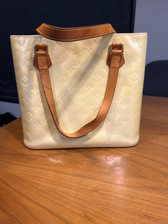 ルイヴィトン エピ （ブランドバッグ）の商品画像 - 査定依頼日：2025年8月21日 - 最高査定価格：10,000円