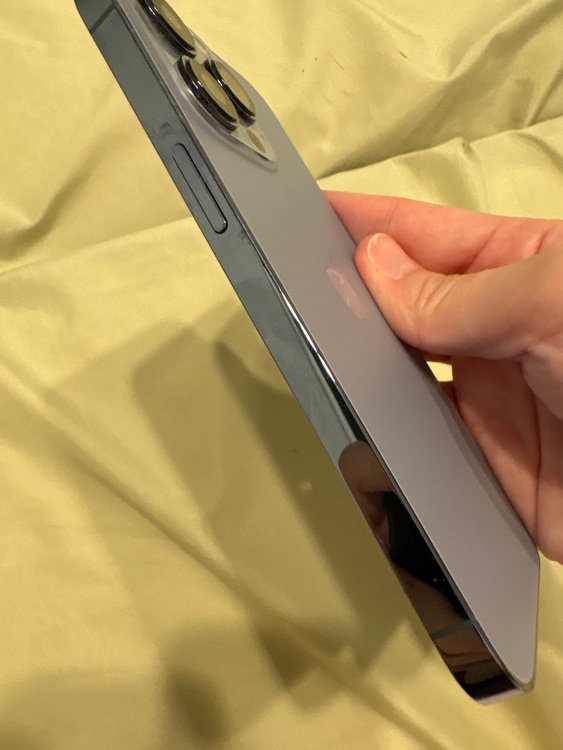 iPhone 13 Pro 256GB SIMフリー（スマホ）の商品画像 - 査定依頼日：2025年11月16日 - 最高査定価格：65,000円