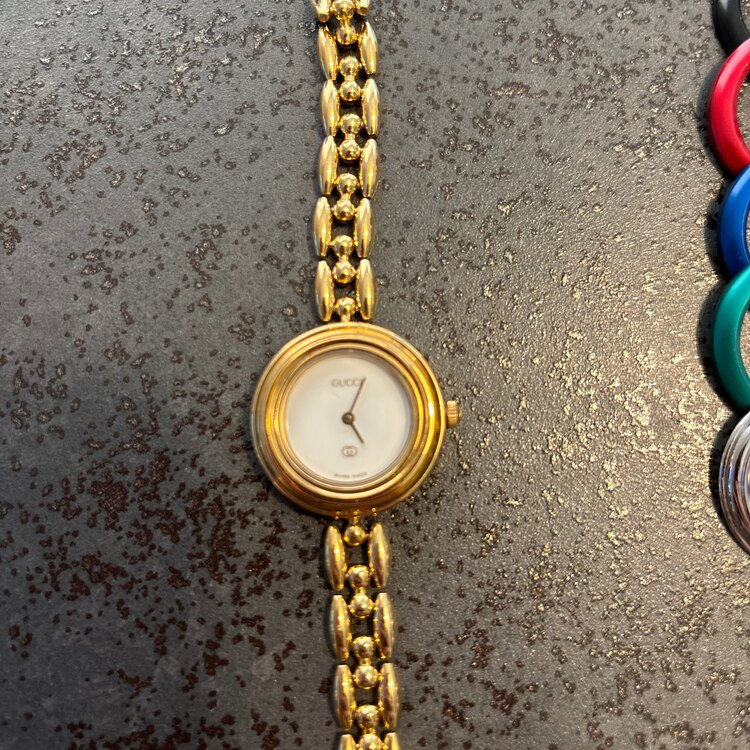 GUCCI チェンジベゼル　（高級時計）の商品画像 - 査定依頼日：2025年3月12日 - 最高査定価格：11,000円