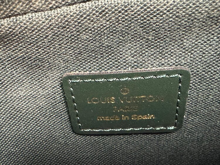 ルイヴィトン タイガ （ブランドバッグ）の商品画像 - 査定依頼日：2025年5月29日 - 最高査定価格：30,000円