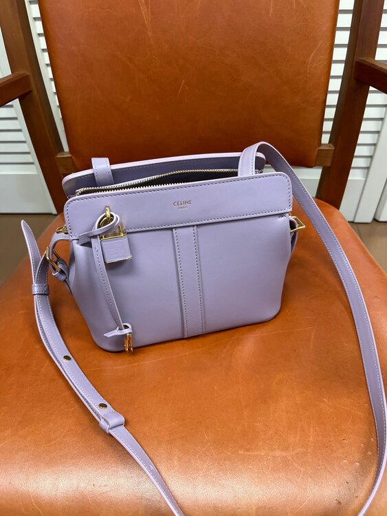 セリーヌ  （ブランドバッグ）の商品画像 - 査定依頼日：2025年3月13日 - 最高査定価格：100,000円