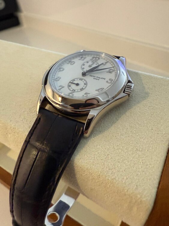 パテックフィリップ カラトラバ 5134G-00（高級時計）の商品画像 - 査定依頼日：2025年4月28日 - 最高査定価格：2,150,000円