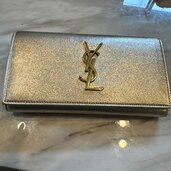 372266（ブランド財布・小物）の商品画像 - 査定依頼日：2024年11月30日 - 最高査定価格：11,000円