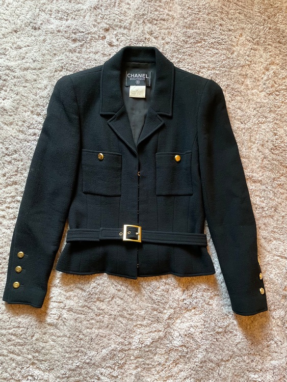 ヴィンテージシャネルスーツ（古着・ファッション）の商品画像 - 査定依頼日：2025年9月16日 - 最高査定価格：100,000円