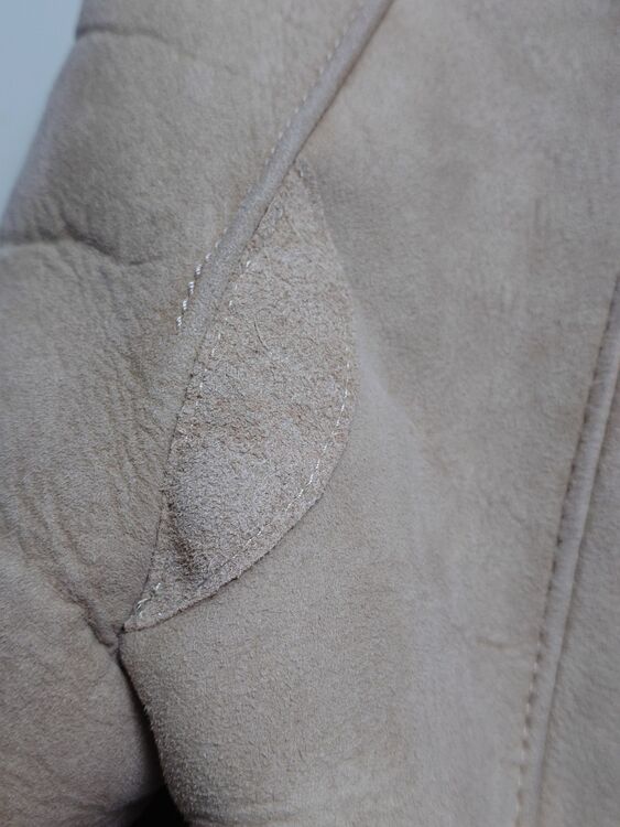 ブルーリボン社のムートンコート（古着・ファッション）の商品画像 - 査定依頼日：2025年10月25日 - 最高査定価格：1,000円