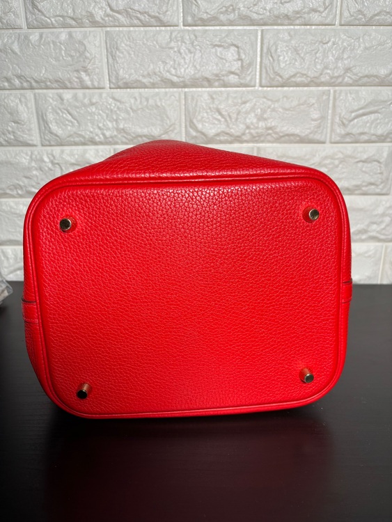 エルメス ピコタンロックＭＭ トリヨンクレマンス ルージュクー A刻印 （ブランドバッグ）の商品画像 - 査定依頼日：2025年9月3日 - 最高査定価格：300,000円