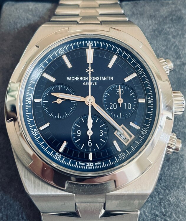 ヴァシュロン コンスタンタン オーヴァーシーズ V550（高級時計）の商品画像 - 査定依頼日：2025年4月7日 - 最高査定価格：3,300,000円