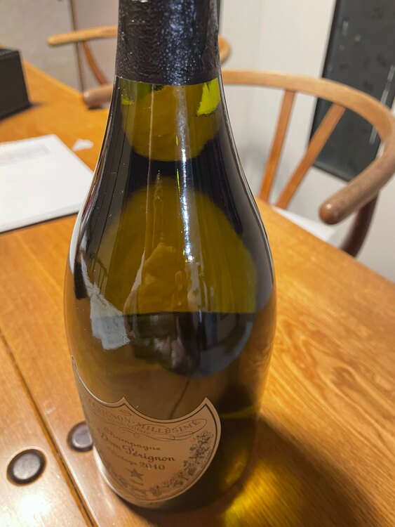 ドンペリニヨン2010（お酒）の商品画像 - 査定依頼日：2023年12月4日 - 最高査定価格：16,000円