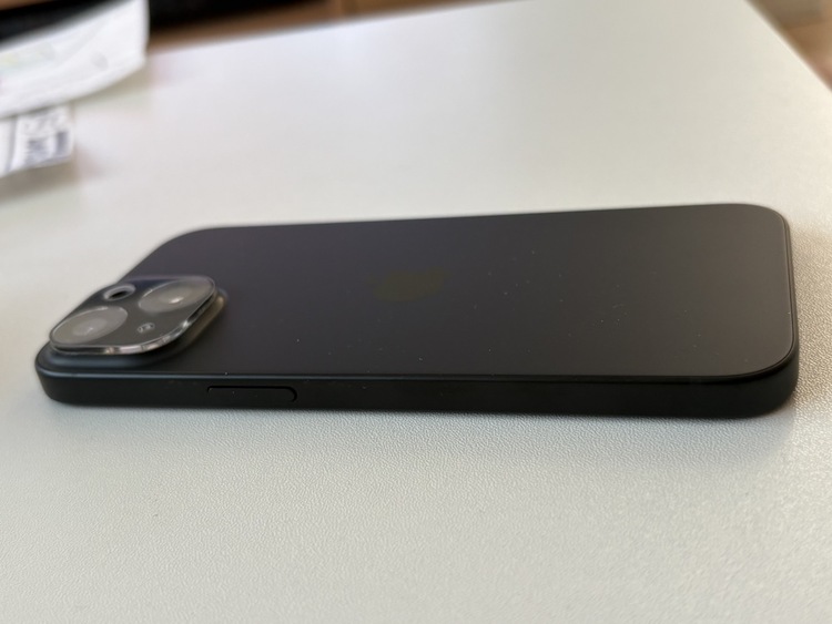 iPhone15（スマホ）の商品画像 - 査定依頼日：2026年3月30日 - 最高査定価格：66,000円