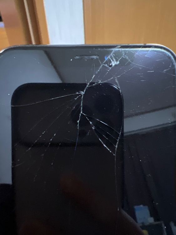 iPhoneXS Max 256GB docomo（スマホ）の商品画像 - 査定依頼日：2026年3月7日 - 最高査定価格：18,000円