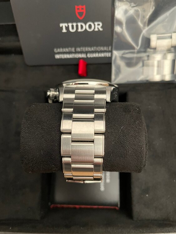 チューダー ブラックベイ （高級時計）の商品画像 - 査定依頼日：2025年4月30日 - 最高査定価格：490,000円